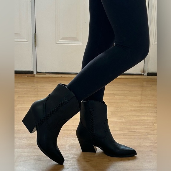 DV by Dolce Vita Shoes - 2388- Dolce Vita Women's Vegan Ankle Boots Black Color Size 8 NWT